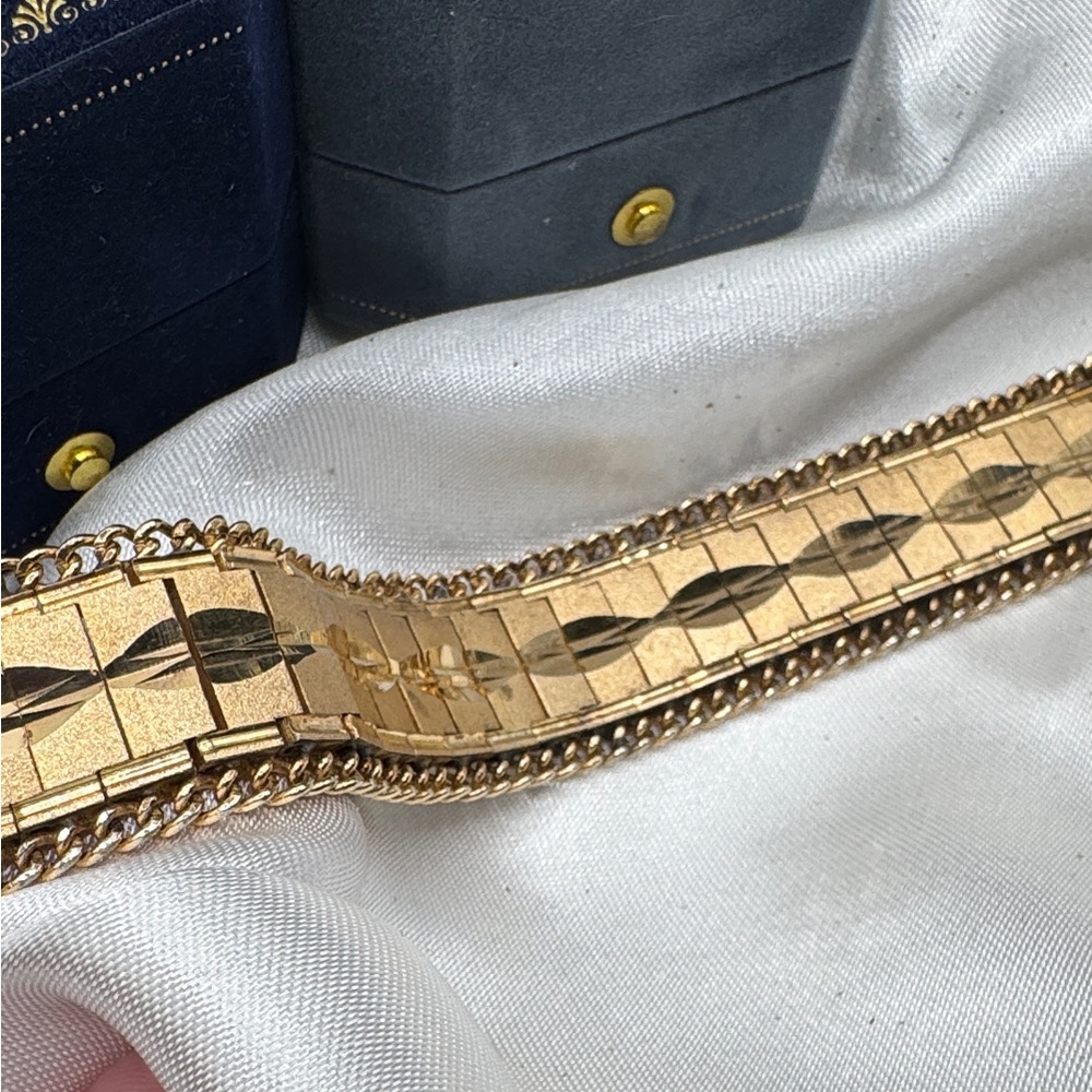 Vintage 18K gold plated etched bracelet 8”